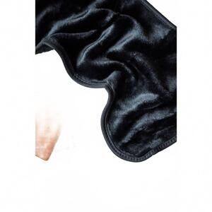 NEW JULIA ROSE wash the day away makeup remover cloth in black